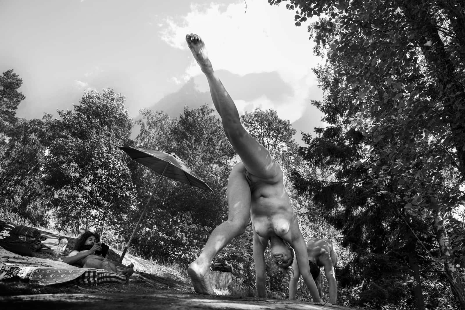 Nude yoga and fineart without stress