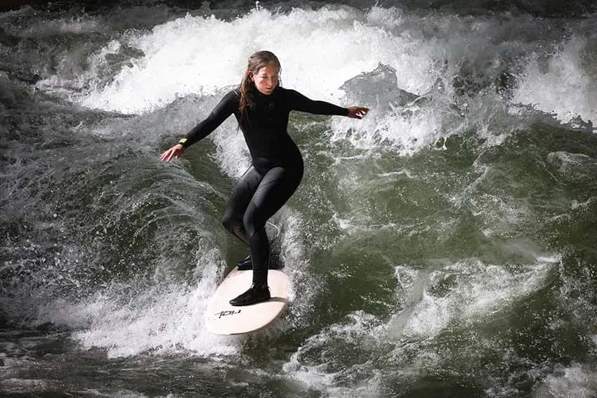 Surfing in the Eisbachwelle