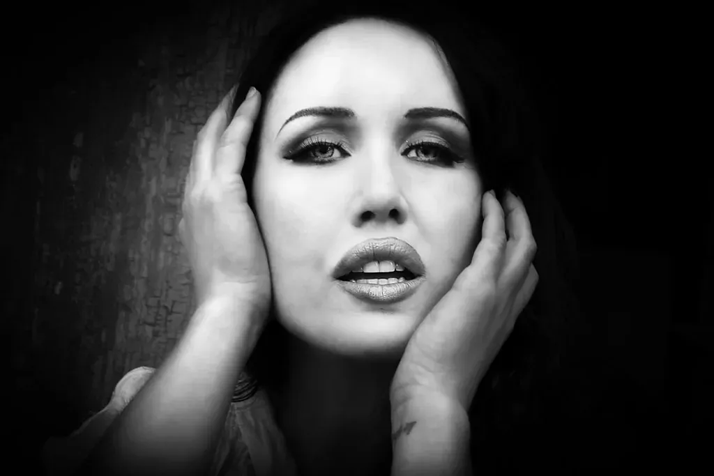 Luna DVil: BDSM Atmosphere
