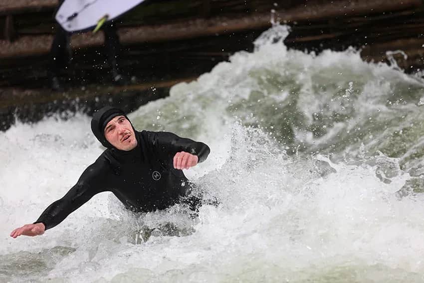 Surfing in the Eisbachwelle